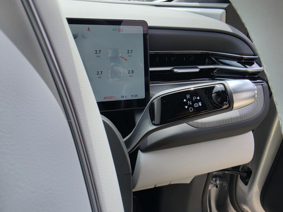 2026 XPeng G6  Long Range SUV Image 23