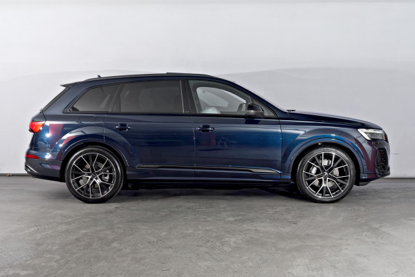 2026 MY25 Audi Q7 4M TDI 210kW S line SUV image 4