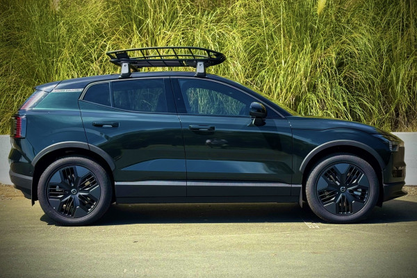 2026 Volvo EX30 Cross Country  Ultra Twin Motor Performance SUV Image 7