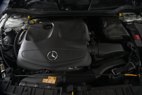 2017 Mercedes-Benz GLA-Class 180 SUV Image 30