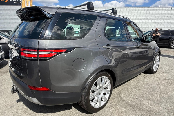 2018 Land Rover Discovery Series 5 HSE Luxury SUV Image 7