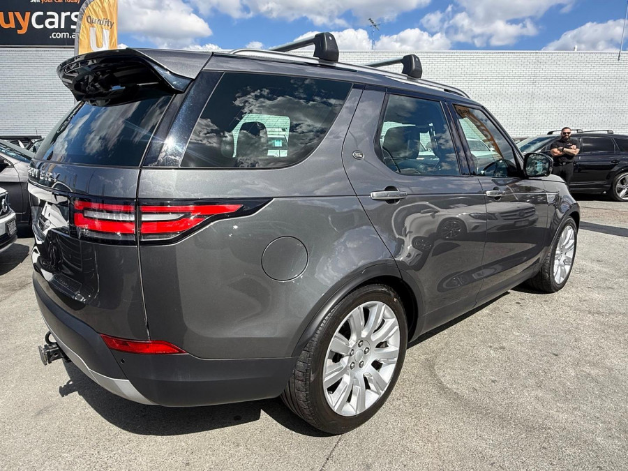 2018 Land Rover Discovery Series 5 HSE Luxury SUV Image 7