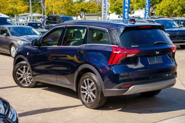 2024 Mahindra XUV700  AX7L SUV Image 2