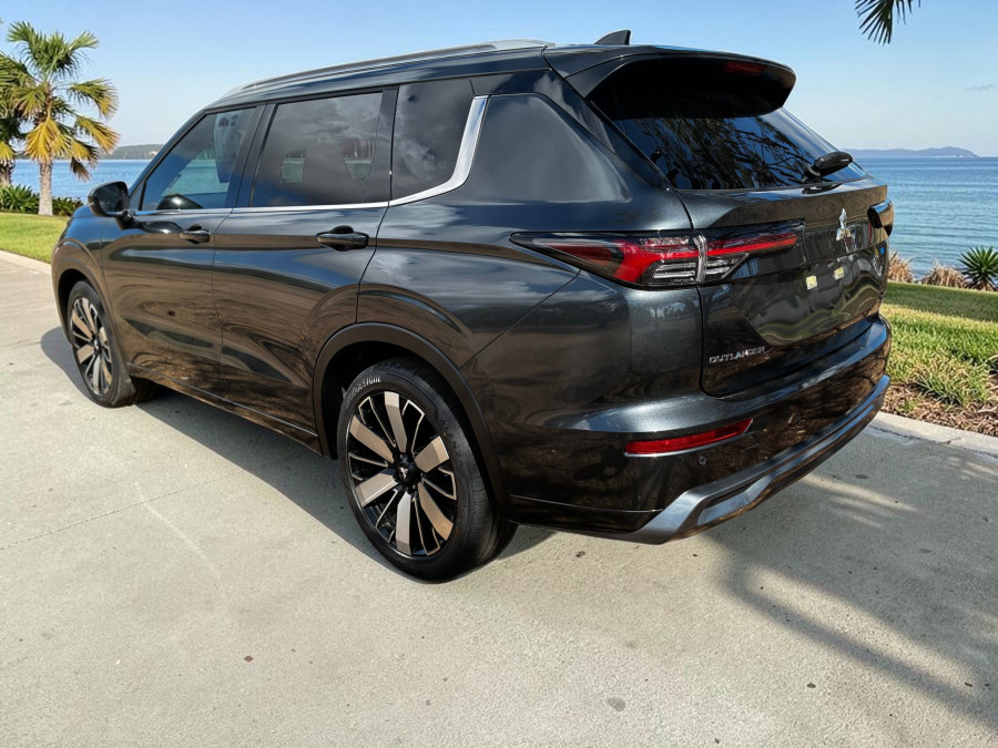 2025 Mitsubishi Outlander ZM Exceed SUV Image 4