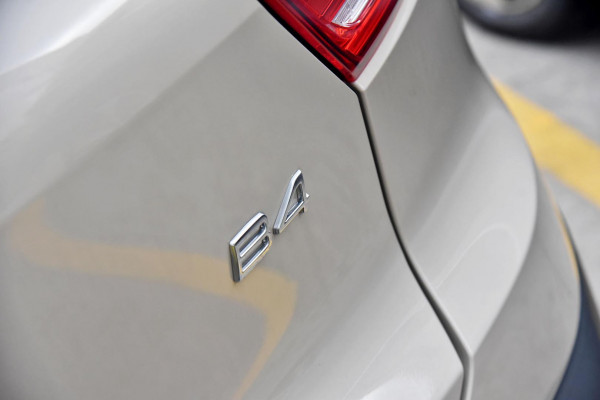 2024 MY25 Volvo XC40  Plus B4 SUV Image 6
