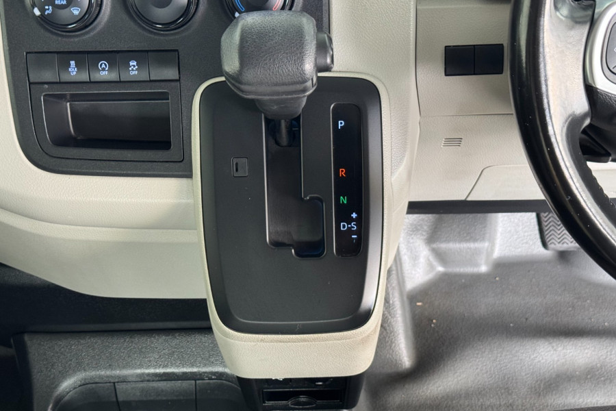 2021 Toyota HiAce GDH300R  Crew Van Image 11