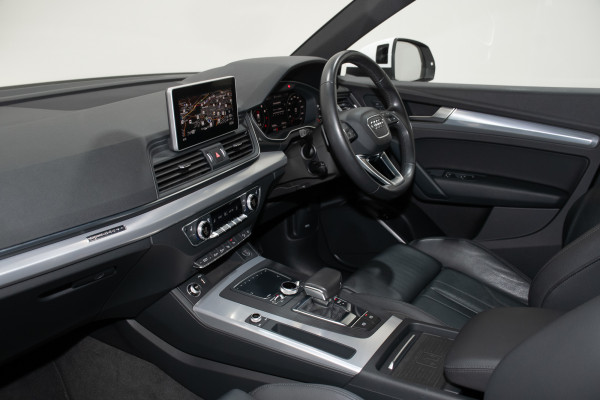 2020 Audi Q5 FY 45 TFSI sport SUV Image 24