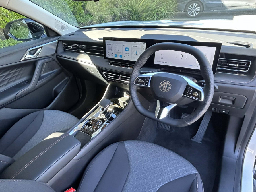 2026 MG HS Super Hybrid Excite SUV Image 7