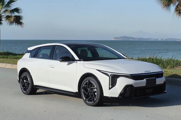 2025 MY26 Kia K4 CL4m GT-Line Hatch Image 1