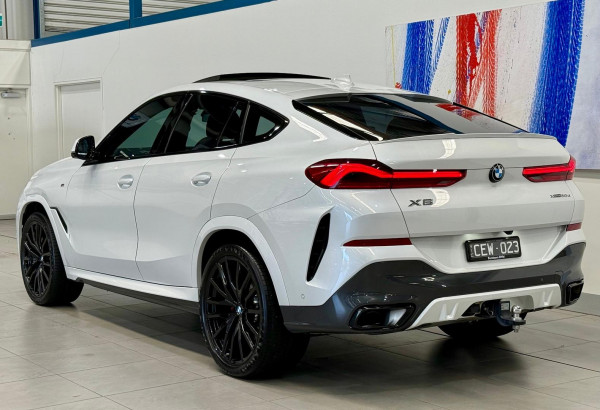 2022 BMW X6 G06 xDrive30d M Sport SUV image 6