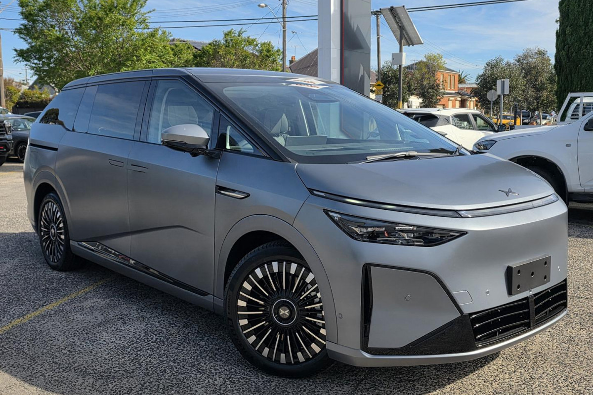 2026 XPeng X9  Long Range People Mover