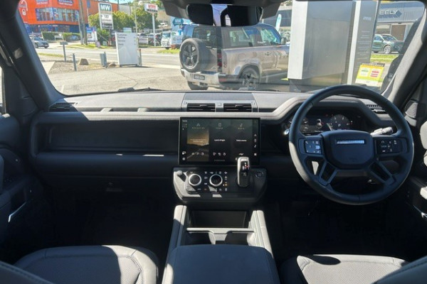 2025 MY26 Land Rover Defender L663 110 D350 X-Dynamic SE SUV Image 14