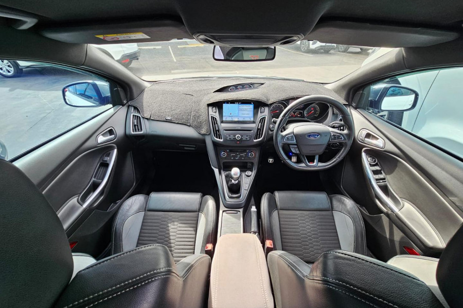 2017 Ford Focus LZ ST Hatch Image 9
