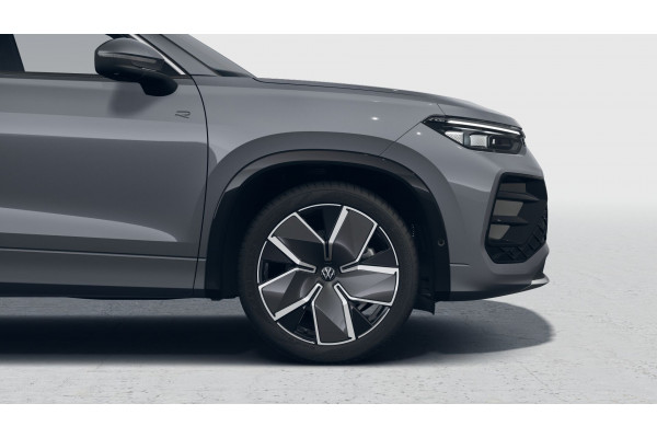 2025 MY26 Volkswagen Tayron R4 195TSI R-Line SUV Image 5