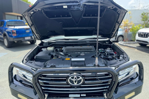 2019 Toyota LandCruiser VDJ200R VX SUV Image 29