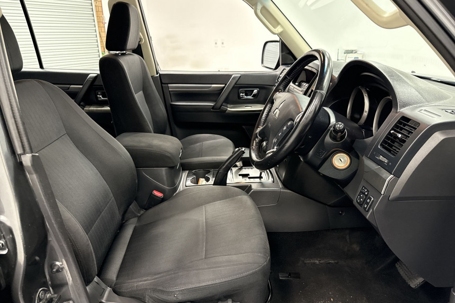 2019 Mitsubishi Pajero NX Exceed SUV Image 19
