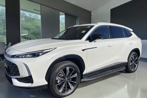 2025 MG HS AS33P Super Hybrid Essence SUV Image 4