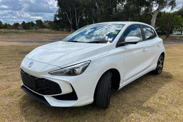 2025 MY24.5 MG MG3 ZP22 Essence Hybrid+ Hatch