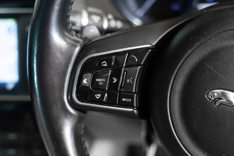 2015 MY16 Jaguar XE X760 20t Prestige Sedan