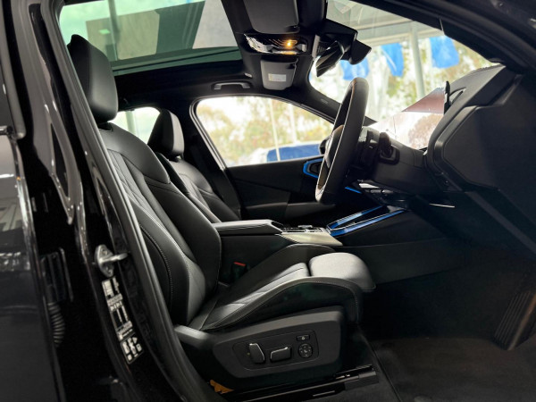 2025 [THIS VEHICLE IS SOLD] image 16