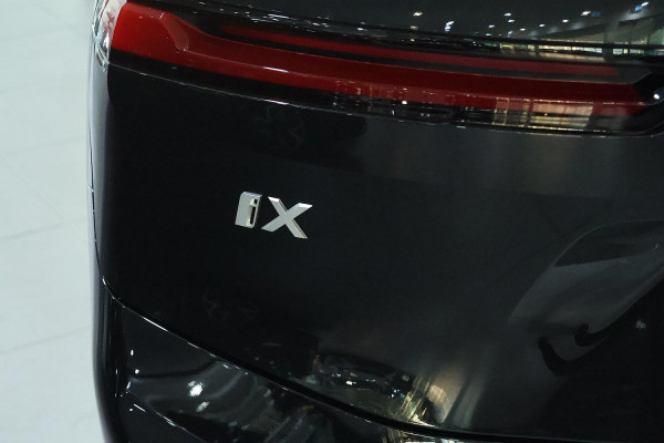 2025 BMW iX I20 xDrive45 M Sport SUV image 4