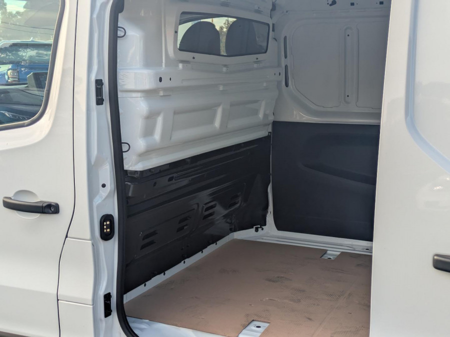 2026 Renault Trafic X82 Pro Van Image 24
