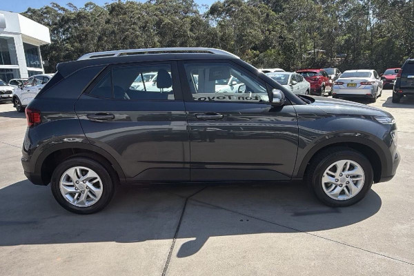 2019 Hyundai Venue QX Active SUV Image 4