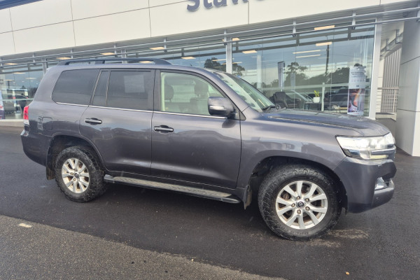 2019 Toyota LandCruiser VDJ200R VX SUV Image 17