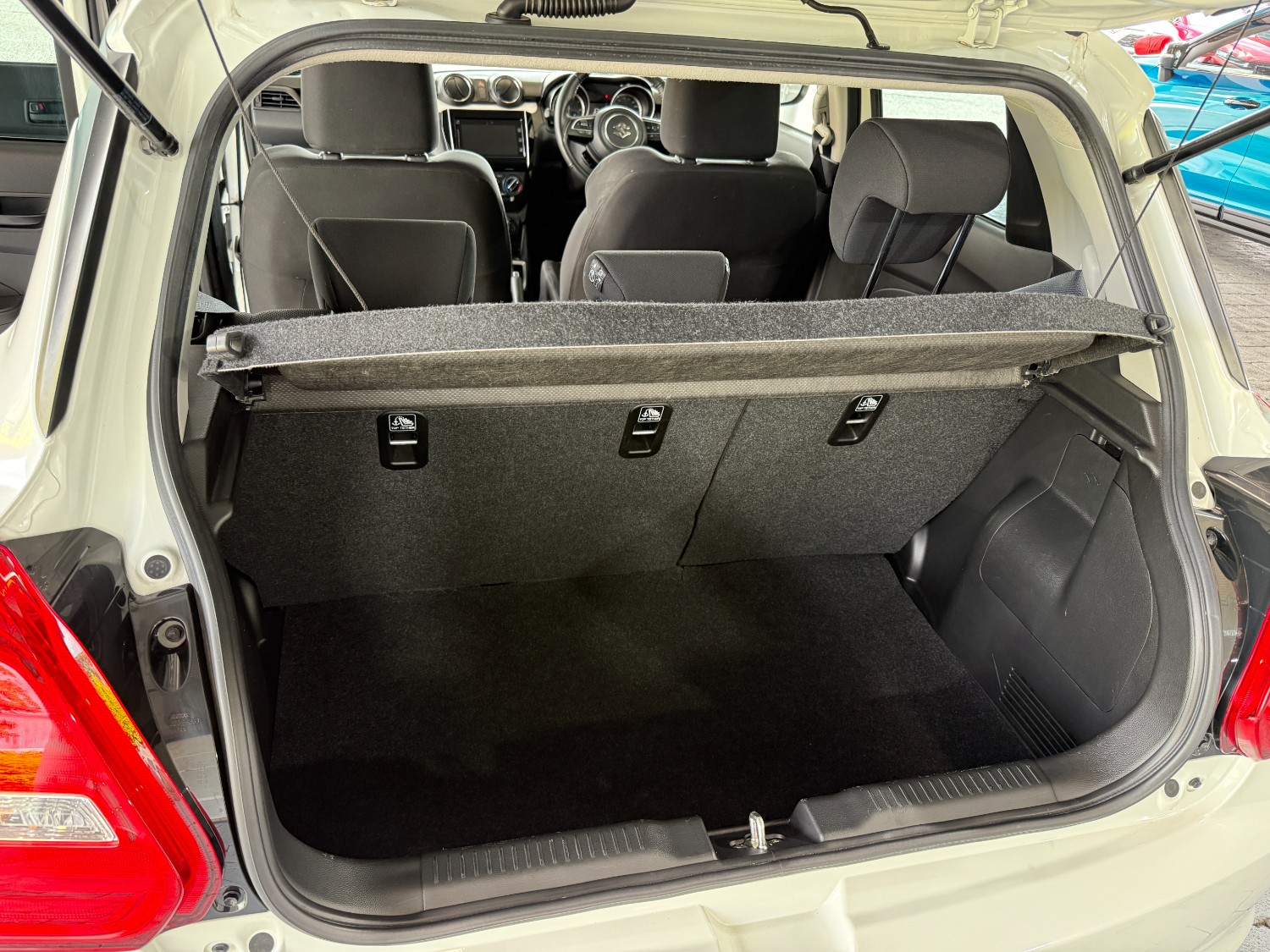 2023 Suzuki Swift AZ Series II GL Hatch Image 25