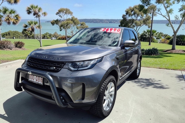 2017 Land Rover Discovery Series 5 SE SUV Image 3