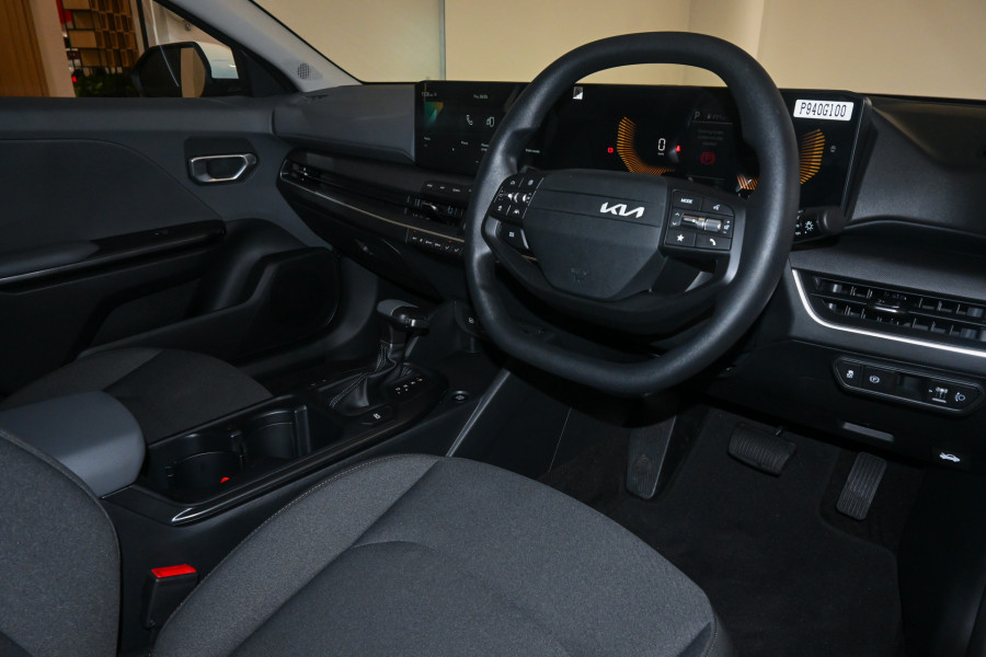 2025 Kia K4 CL4m S Sedan Image 7