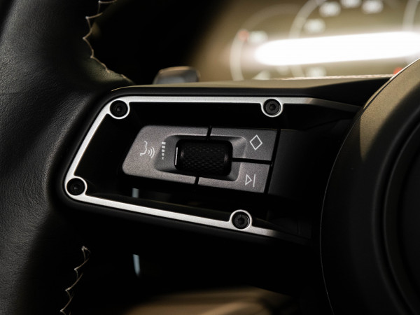 2024 MY25 Porsche Cayenne Turbo E-Hybrid SUV image 26