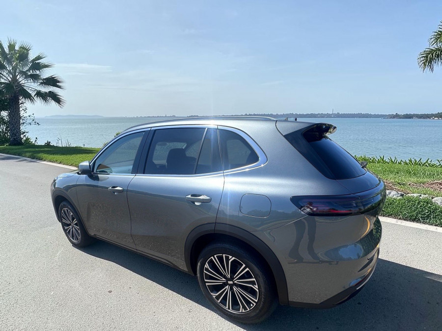 2026 Geely Starray EM-i P145 Complete SUV Image 3