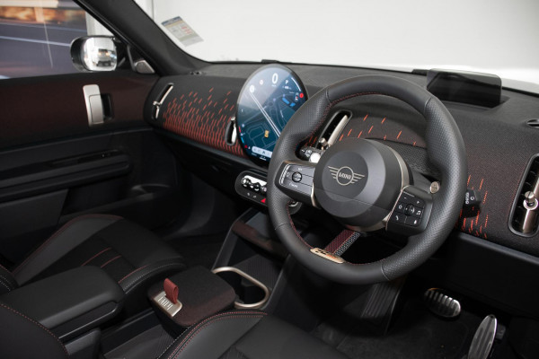 2025 MINI Countryman U25 JCW Favoured SUV image 6