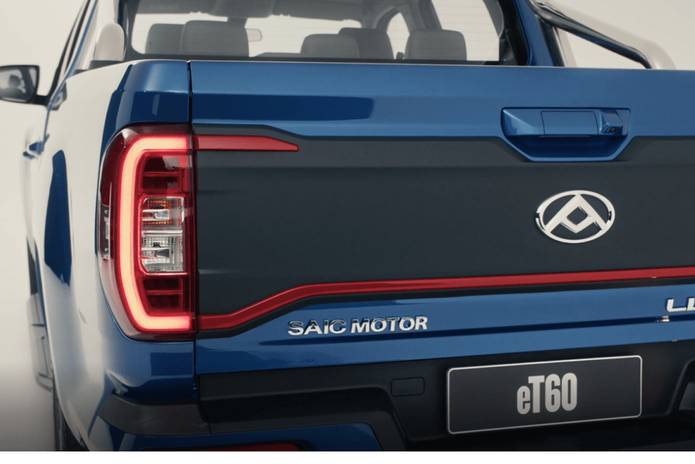 Reversing Camera & Parking Sensors Image