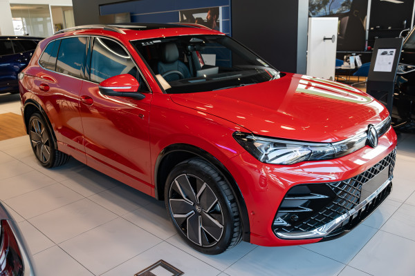 2026 Volkswagen Tiguan CT 195TSI R-Line SUV Image 3