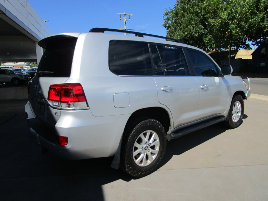 2020 Toyota LandCruiser VDJ200R VX SUV Image 7