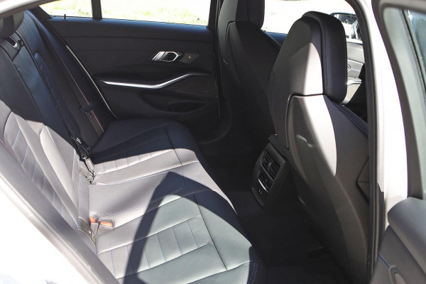2025 BMW 3 Series G20 LCI II M340i xDrive Sedan image 6