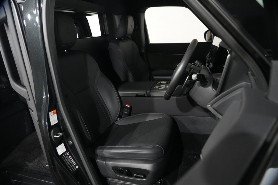 2025 Lexus LM 500h Ultra Luxury Black Trim SUV Image 28