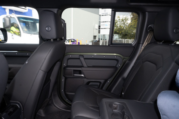 2026 Land Rover Defender L663 110 D350 X-Dynamic SE SUV image 8