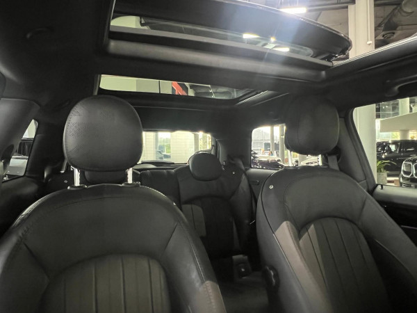 2021 MINI Cooper F56 LCI-2 Cooper SE MINI Yours Hatch image 22