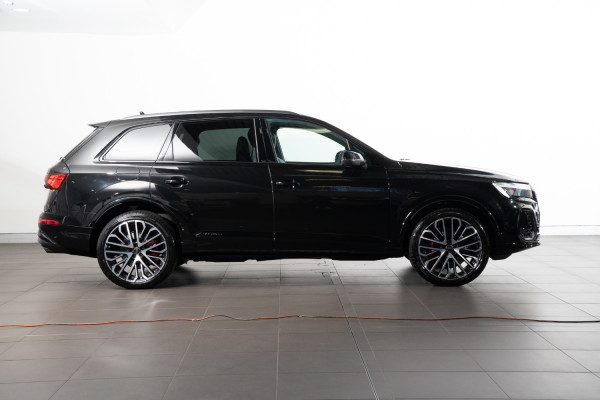 2025 Audi SQ7 4M TFSI SUV image 3