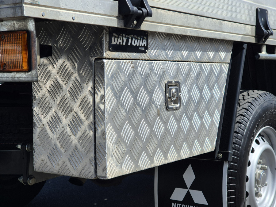 2022 MY22.5 Mitsubishi Triton MR GLX Cab Chassis Image 4