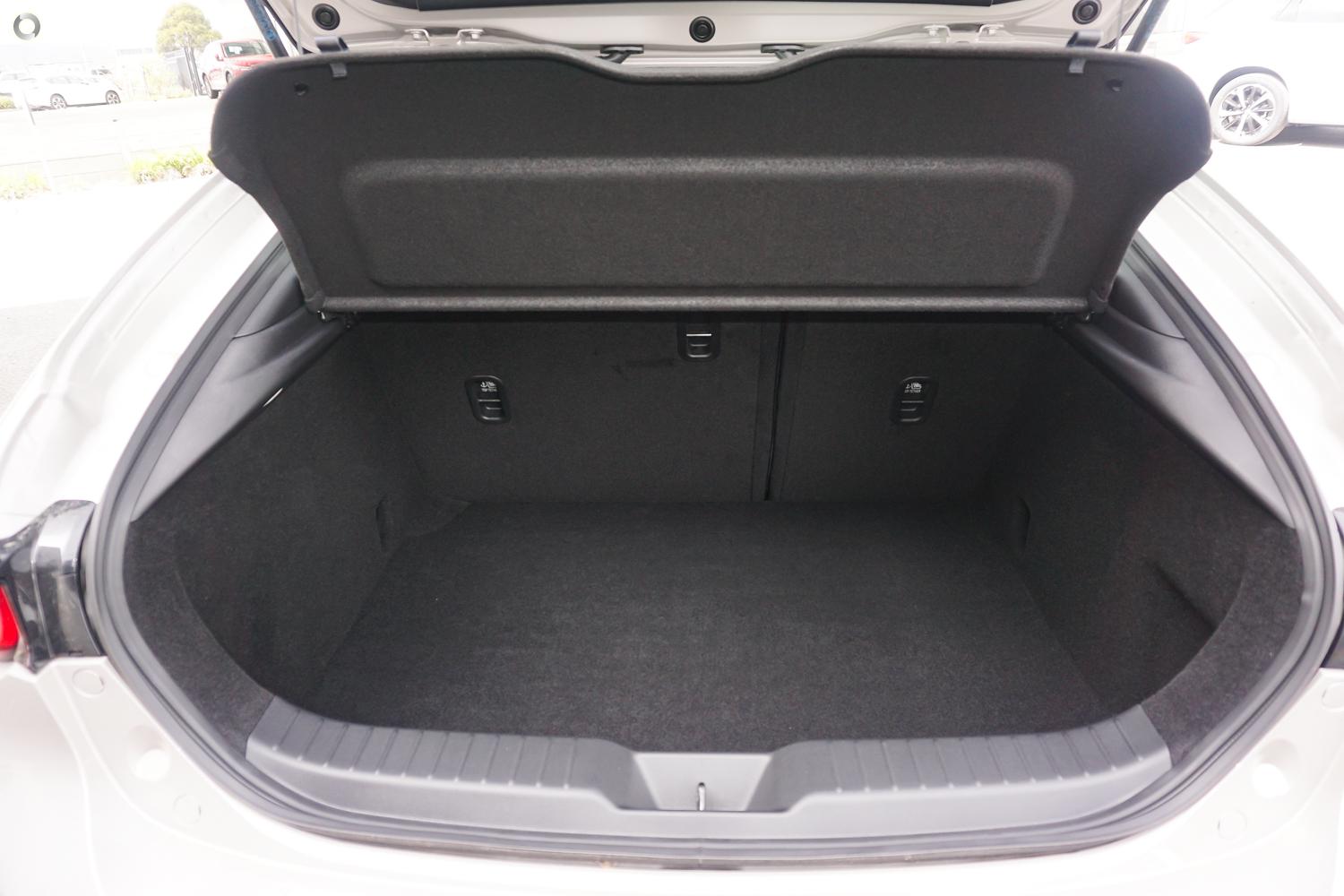 2024 Mazda 3 BP Series G20 Touring Hatch Image 9