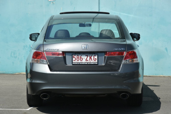 2010 Honda Accord 8th Gen MY10 V6 Sedan Image 4