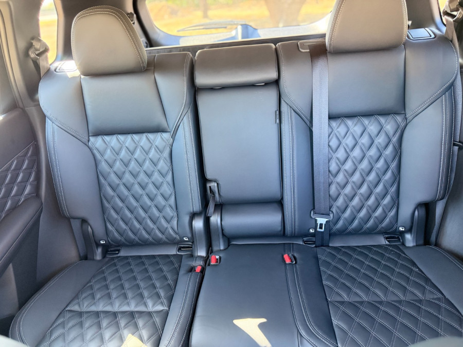 2024 Mitsubishi Outlander ZM PHEV Exceed SUV Image 15