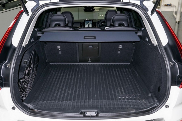 2025 MY26 Volvo XC60 UZ Ultra B5 Dark SUV Image 19