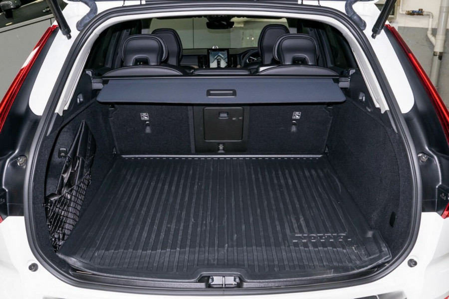 2025 MY26 Volvo XC60 UZ Ultra B5 Dark SUV Image 19