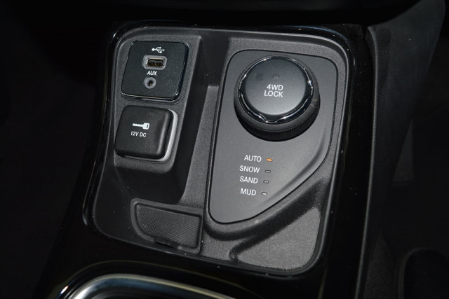 2018 Jeep Compass Limited 17 of 27