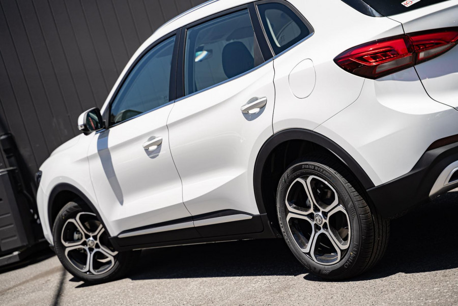 2024 MY24.5 MG ZS ZS32 Excite Hybrid+ SUV Image 7